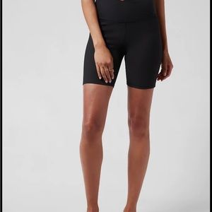 Athleta Elation Crossover Rib 7" Short XL